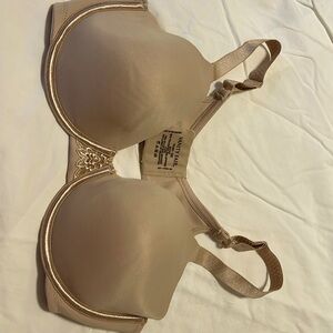 2 NWOT Vanity Fair Underwire Bras